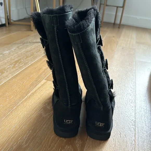 Ugg Boots - Picture 5 of 6